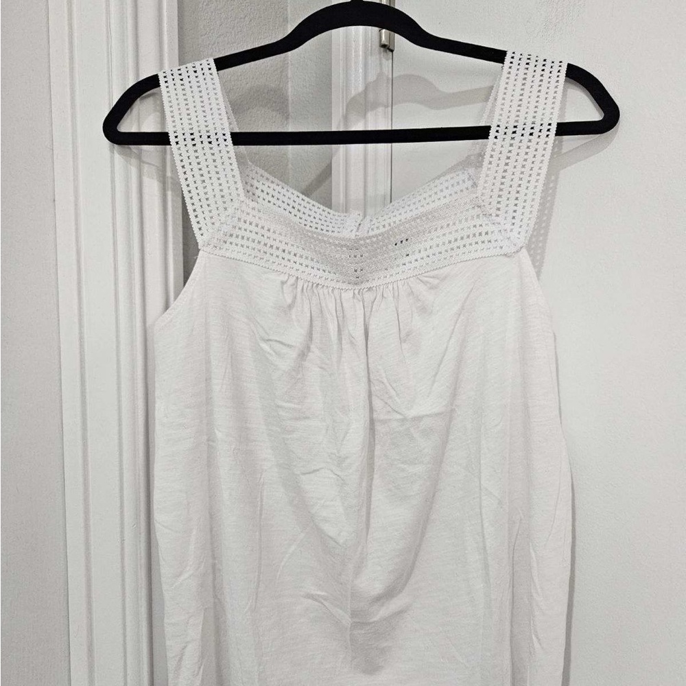 XL white Old Navy Tank Top